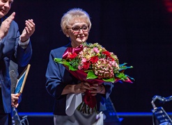 „Kto kocha, ten jest zdolny do poświęceń”. Nagroda Tuus dla Elżbiety Szandrochy