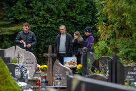 Na cmentarz głównie autobusem