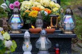 Na cmentarz głównie autobusem