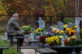 Na cmentarz głównie autobusem