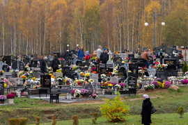 Na cmentarz głównie autobusem