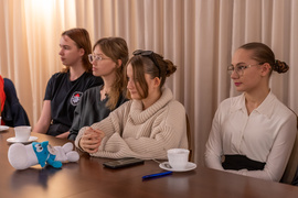 Dwa światy. Młodzi radni spotkali się ze „starymi“
