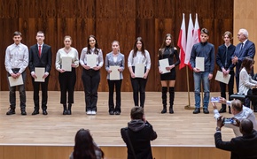 Najlepsi ze stypendiami premiera