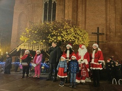 Miejska choinka już świeci! Miejska choinka już świeci!