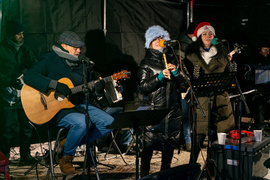 Wspólny posiłek i kolędowanie. \"Tu każdy czuje się potrzebny\"