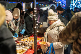 Wspólny posiłek i kolędowanie. \"Tu każdy czuje się potrzebny\"