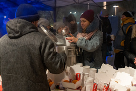 Wspólny posiłek i kolędowanie. \"Tu każdy czuje się potrzebny\"
