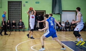 Lider lepszy od wicelidera