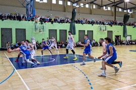 Lider lepszy od wicelidera