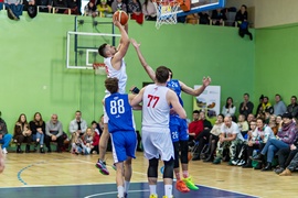 Lider lepszy od wicelidera