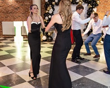\"Bawcie się świetnie i zapomnijcie się na chwilę\". Studniówka IV LO