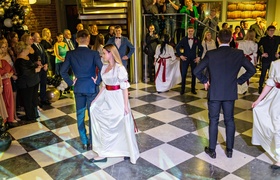 \"Bawcie się świetnie i zapomnijcie się na chwilę\". Studniówka IV LO