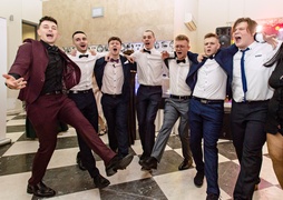 Studniówka ZSEiO: „Jesteście piękni, cudowni i tak też macie się bawić\"