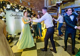 Studniówka ZSEiO: „Jesteście piękni, cudowni i tak też macie się bawić\"