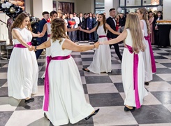 Studniówka ZSEiO: „Jesteście piękni, cudowni i tak też macie się bawić\"