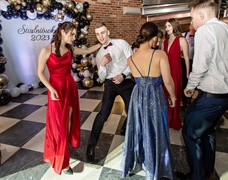 Studniówka ZSEiO: „Jesteście piękni, cudowni i tak też macie się bawić\"