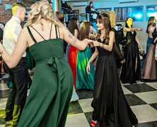 Studniówka ZSEiO: „Jesteście piękni, cudowni i tak też macie się bawić\"