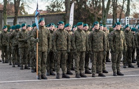 Mariusz Błaszczak w Elblągu: „Nasycamy wojskiem polskim wschodnią część naszego kraju”