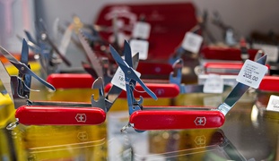 Arobroń. Turystyka, militaria i kopalnia pomysłów na prezent