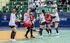 Start przegrał z wicemistrzyniami