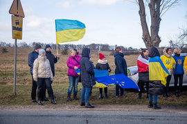 Ambasador w Pieniężnie. Demonstracja prorosyjska, antyrosyjska pikieta