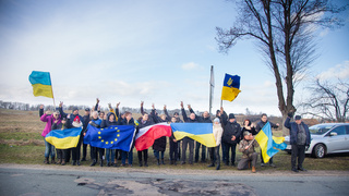 Ambasador w Pieniężnie. Demonstracja prorosyjska, antyrosyjska pikieta