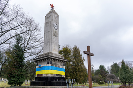 Ukraińskie barwy na Pomniku Wdzięczności