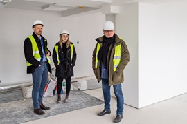 Teatr nasz widać ogromny