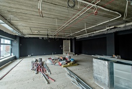 Teatr nasz widać ogromny