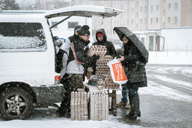 Na straganie, w dzień targowy...  (Obrazki z miasta) 