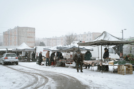 Na straganie, w dzień targowy...  (Obrazki z miasta) 