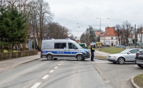 Wykolejony tramwaj na Bema. Ulica była nieprzejezdna