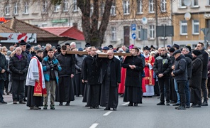Z krzyżem przez Elbląg