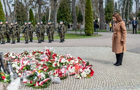 \"Myśl o ich losach powinna łączyć nas wszystkich\"
