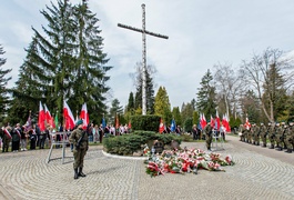 \"Myśl o ich losach powinna łączyć nas wszystkich\"