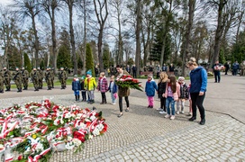 \"Myśl o ich losach powinna łączyć nas wszystkich\"