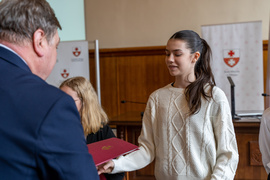 Prezydent rozdał stypendia