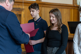 Prezydent rozdał stypendia