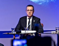 Portowa debata, która do wyborów nic nie zmieni   (okiem naczelnego) 