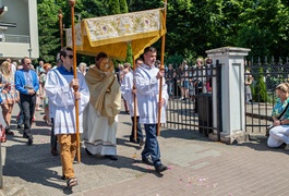 Skąd się wzięły procesje Bożego Ciała