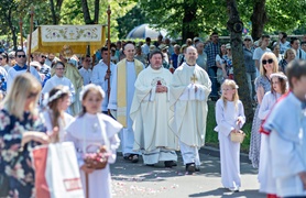 Skąd się wzięły procesje Bożego Ciała