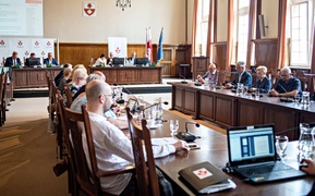 Prezydent z absolutorium i wotum zaufania, a sesja Rady Miejskiej ponownie pełna polityki