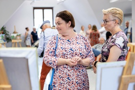 Wernisaż poplenerowy kobiecej grupy malarskiej