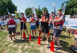 Smocza rywalizacja z kąpielą w rzece