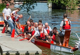 Smocza rywalizacja z kąpielą w rzece Smocza rywalizacja z kąpielą w rzece