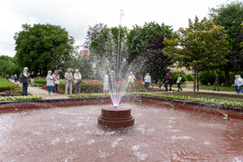 Fontanna już działa. Gdzie są aniołki?
