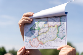 Z przewodnikiem poznawali początki historii miasta