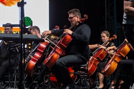 Koncert i ognisty spektakl