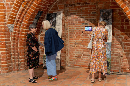 Międzynarodowo w galerii