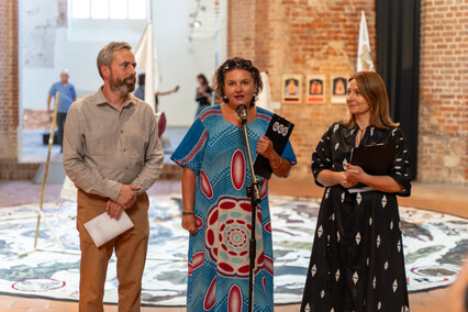 Międzynarodowo w galerii